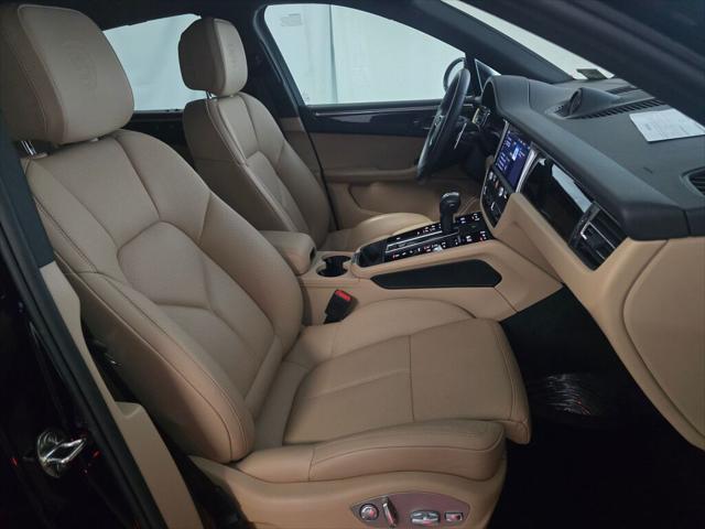 2025 Porsche Macan Unknown