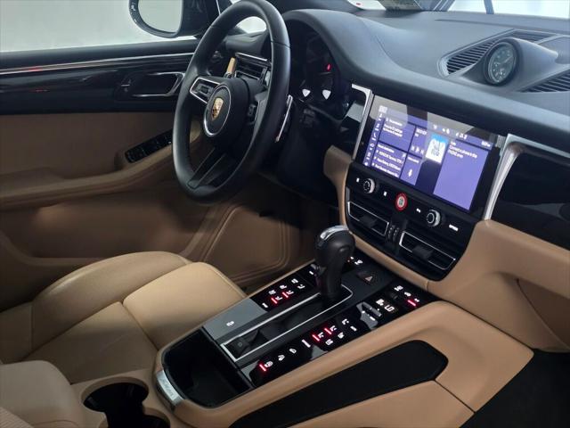 2025 Porsche Macan Unknown