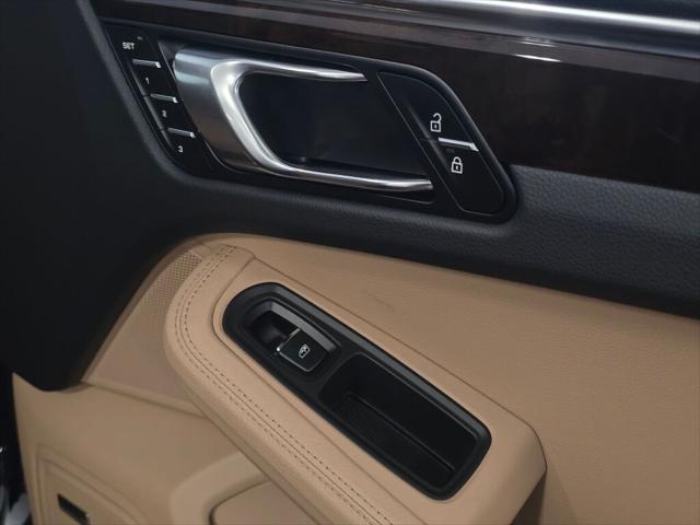 2025 Porsche Macan Unknown