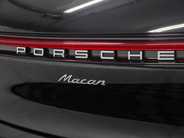 2025 Porsche Macan Unknown