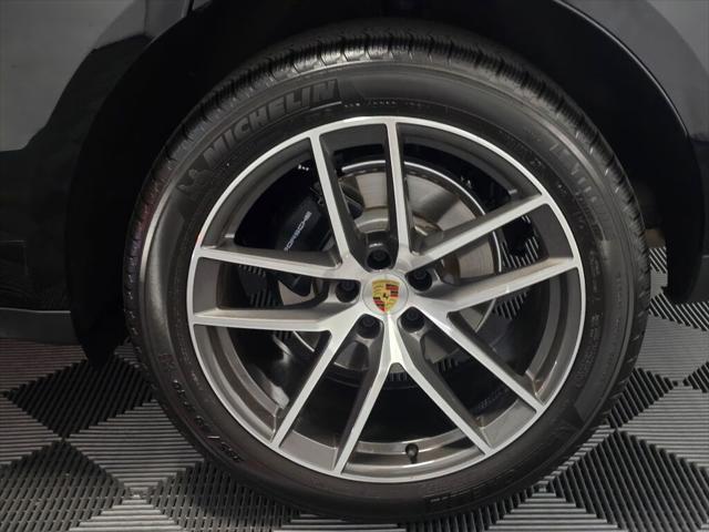 2025 Porsche Macan Unknown