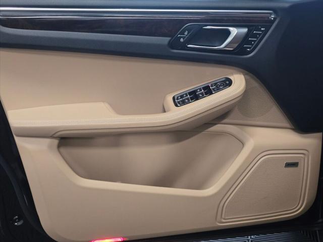 2025 Porsche Macan Unknown