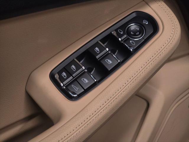 2025 Porsche Macan Unknown