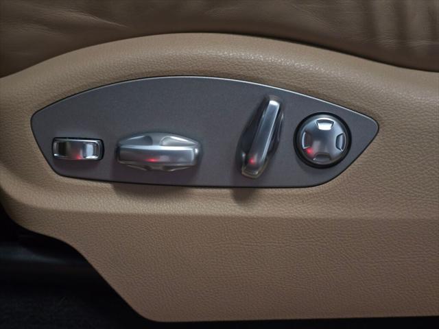2025 Porsche Macan Unknown