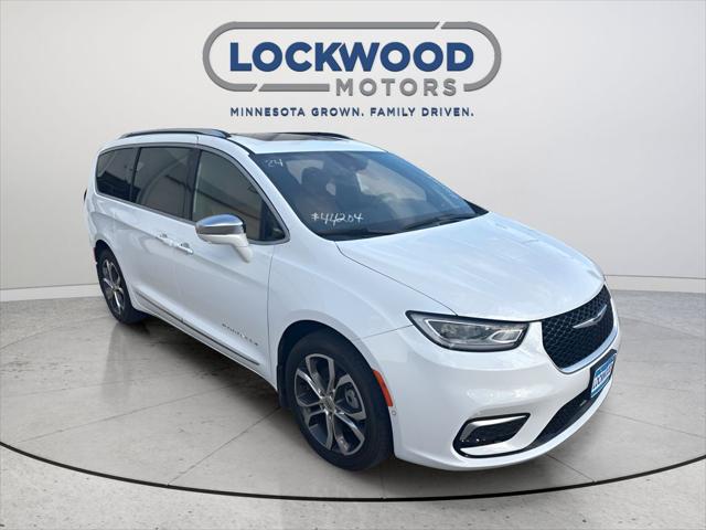 2024 Chrysler Pacifica Pinnacle AWD