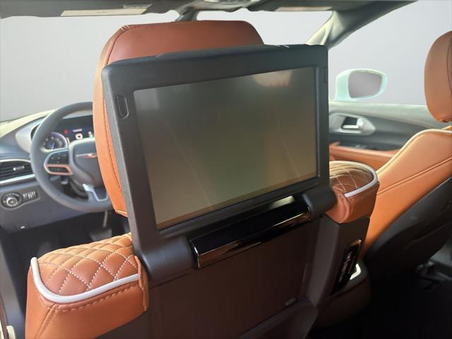 2024 Chrysler Pacifica Pinnacle AWD