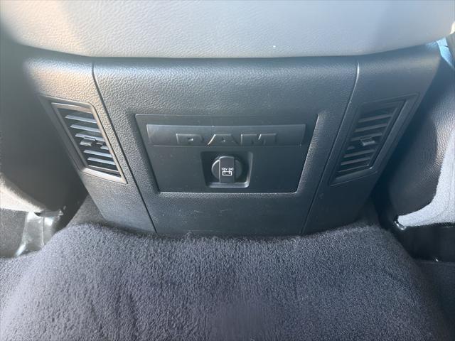 2017 Ram 1500 Big Horn Crew Cab 4x4 5'7" Box