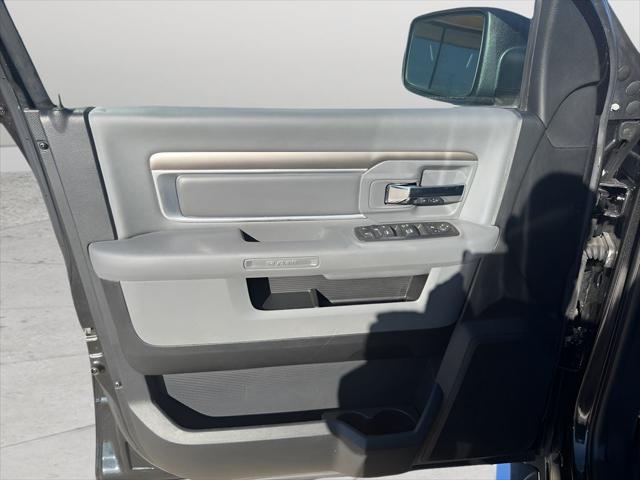 2017 Ram 1500 Big Horn Crew Cab 4x4 5'7" Box
