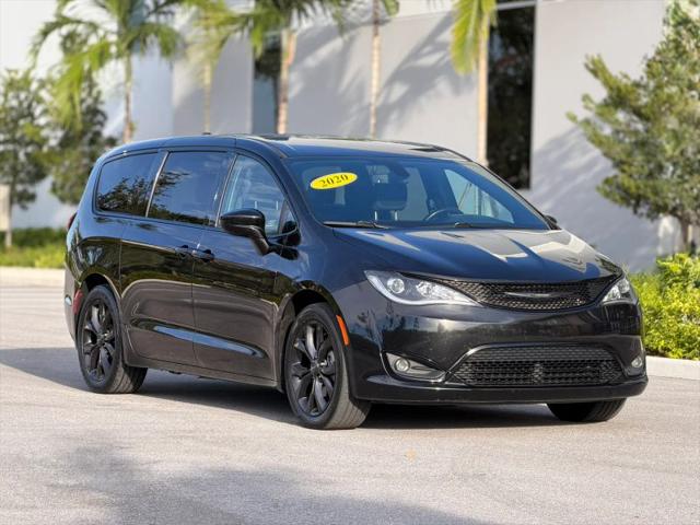 2020 Chrysler Pacifica Touring for sale in Pompano Beach, FL