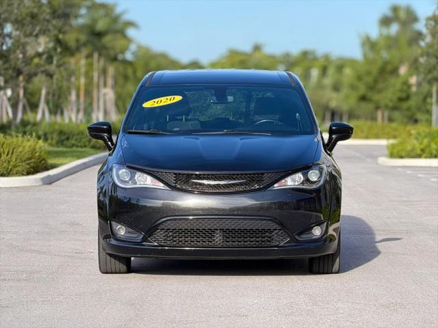 2020 Chrysler Pacifica Touring