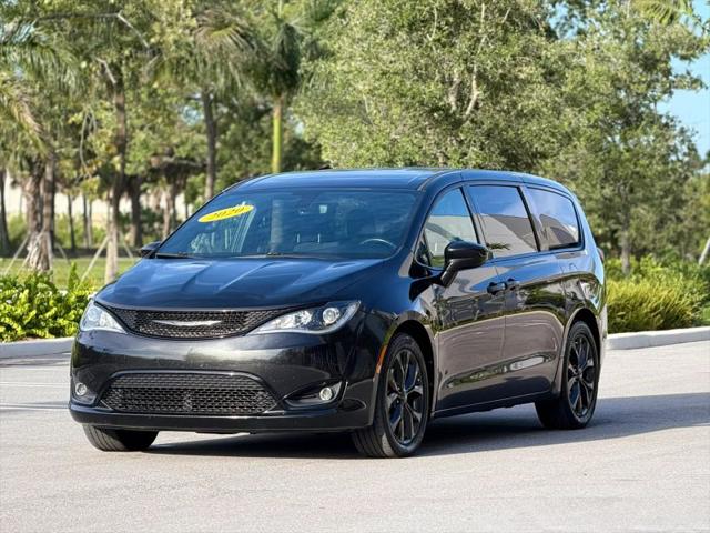 2020 Chrysler Pacifica Touring