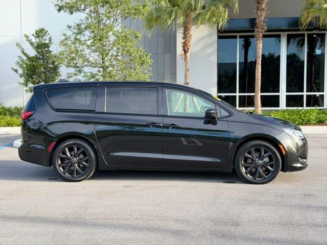 2020 Chrysler Pacifica Touring