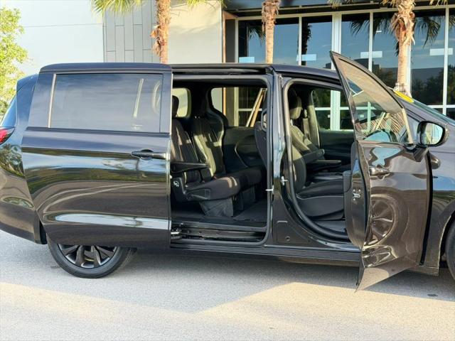 2020 Chrysler Pacifica Touring