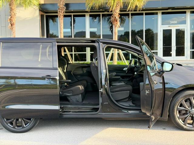 2020 Chrysler Pacifica Touring