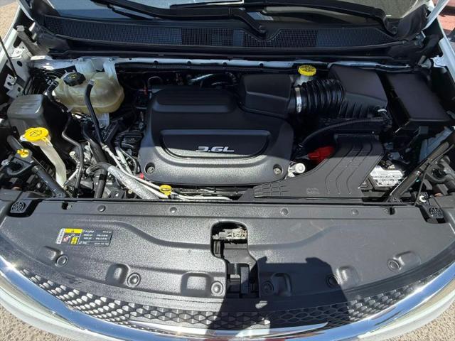 2017 Chrysler Pacifica Touring-L