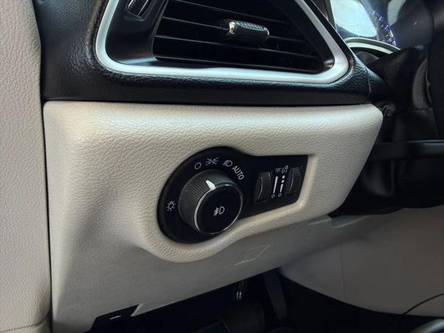 2017 Chrysler Pacifica Touring-L