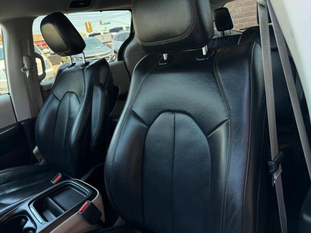 2017 Chrysler Pacifica Touring-L
