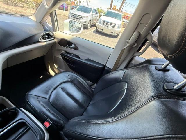 2017 Chrysler Pacifica Touring-L