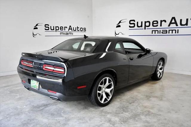 2016 Dodge Challenger SXT Plus