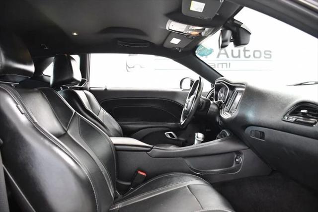 2016 Dodge Challenger SXT Plus