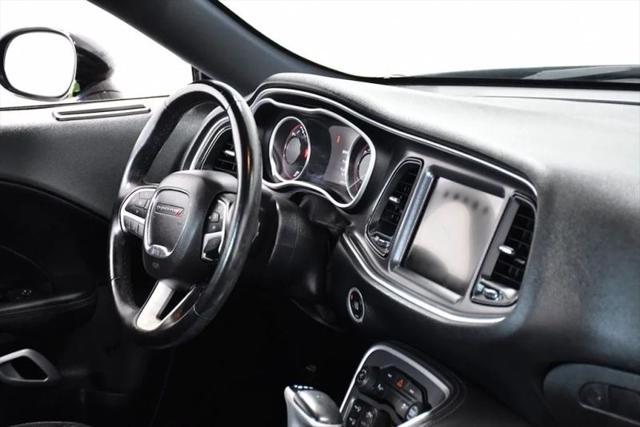 2016 Dodge Challenger SXT Plus