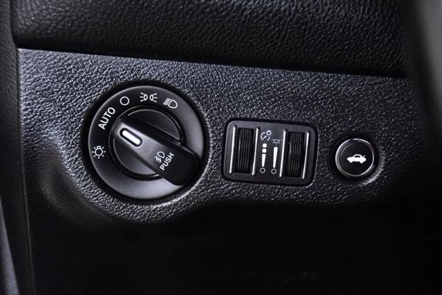 2016 Dodge Challenger SXT Plus