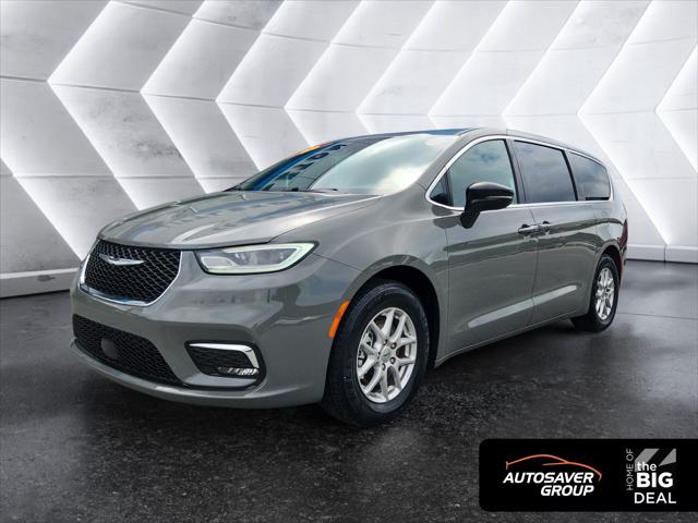 2025 Chrysler Pacifica Select for sale in Littleton, NH