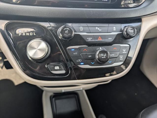 2017 Chrysler Pacifica Touring-L