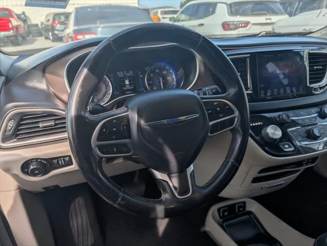 2017 Chrysler Pacifica Touring-L