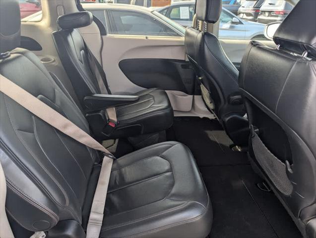 2017 Chrysler Pacifica Touring-L