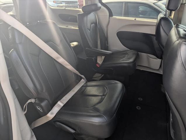 2017 Chrysler Pacifica Touring-L