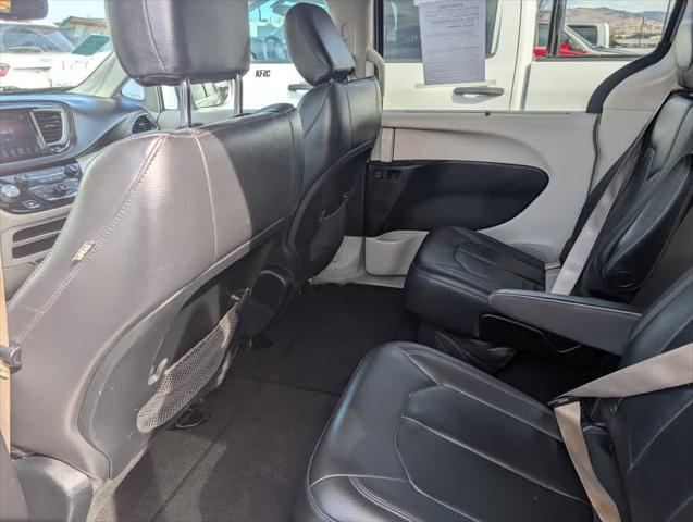 2017 Chrysler Pacifica Touring-L