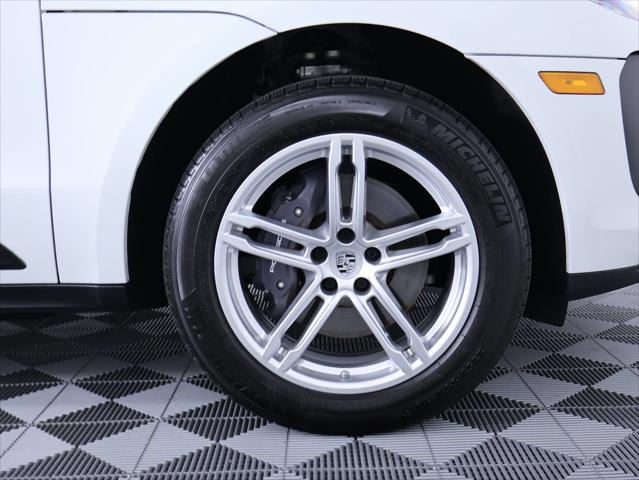 2026 Porsche Macan 4DR AWD
