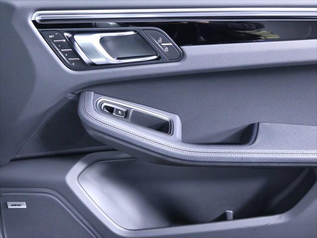 2026 Porsche Macan 4DR AWD