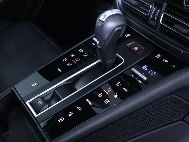 2026 Porsche Macan 4DR AWD