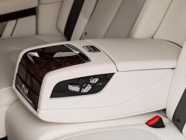 2027 Rolls-Royce Ghost Base