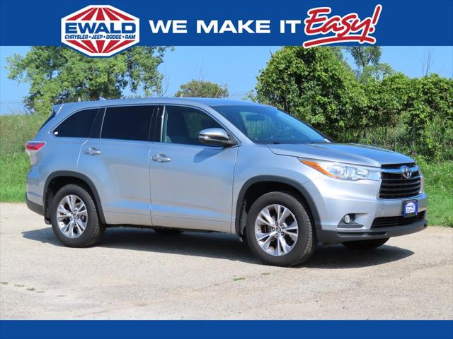 2016 Toyota Highlander LE Plus V6 for sale in Delafield, WI