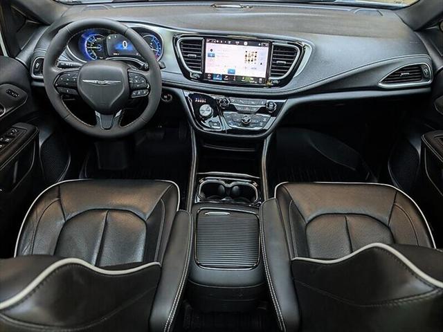 2023 Chrysler Pacifica Hybrid Limited