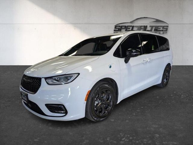 2023 Chrysler Pacifica Hybrid Limited