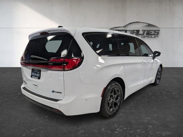 2023 Chrysler Pacifica Hybrid Limited