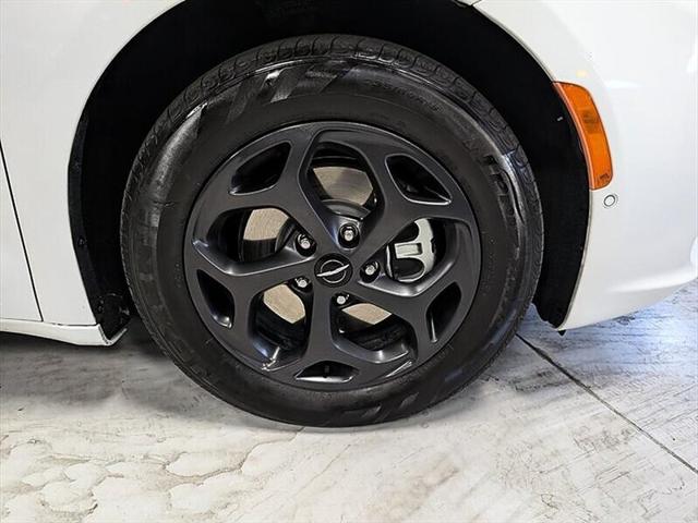 2023 Chrysler Pacifica Hybrid Limited