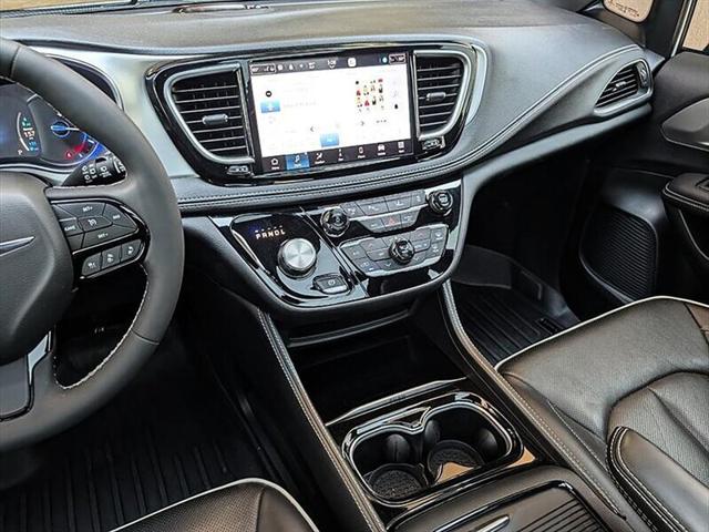 2023 Chrysler Pacifica Hybrid Limited