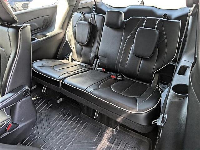 2023 Chrysler Pacifica Hybrid Limited