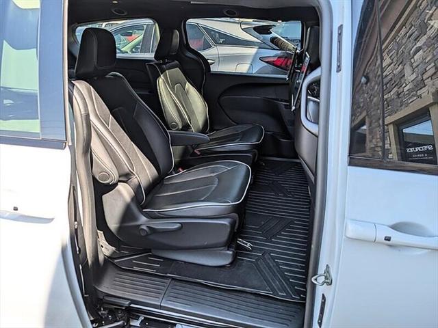 2023 Chrysler Pacifica Hybrid Limited