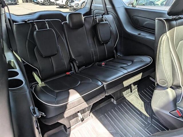 2023 Chrysler Pacifica Hybrid Limited