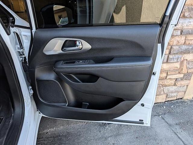 2023 Chrysler Pacifica Hybrid Limited