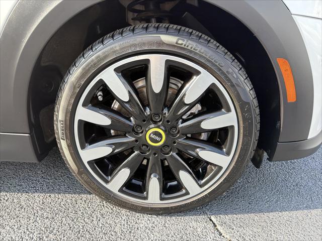 2024 MINI SE Hardtop Cooper