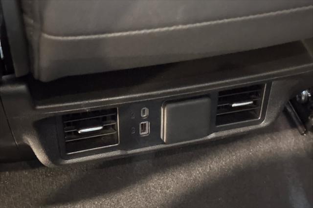 2025 GMC Sierra 1500 2WD Crew Cab Short Box SLT