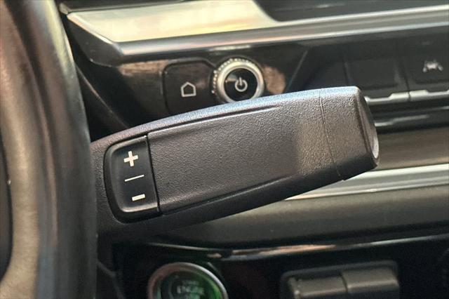 2025 GMC Sierra 1500 2WD Crew Cab Short Box SLT