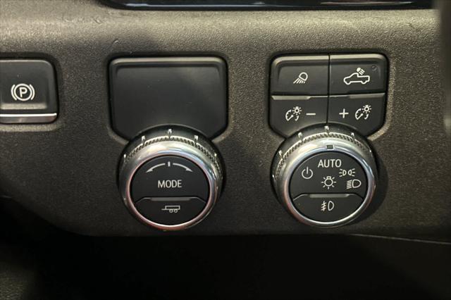 2025 GMC Sierra 1500 2WD Crew Cab Short Box SLT